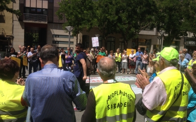 Moment de la concentració de la Marea Pensionista. Foto: Ràdio Sabadell